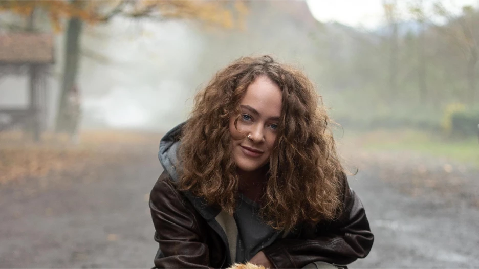 Аглая Тарасова в фильме «Диагноз "Везучая"».