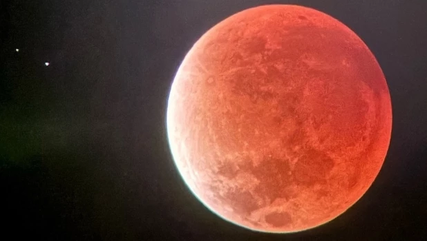 Лунное затмение 