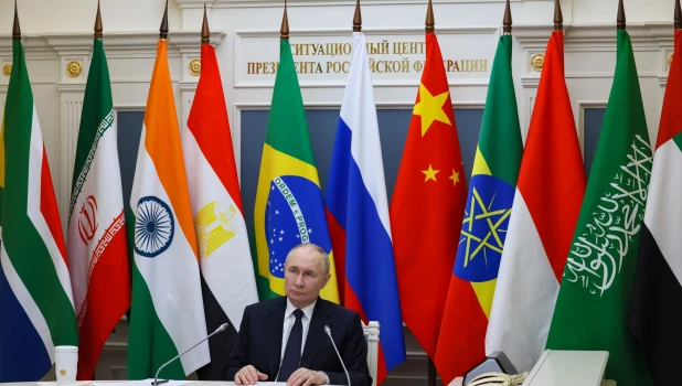 Владимир Путин в ходе пленарного заседания XVII саммита БРИКС (в режиме видеоконференции).