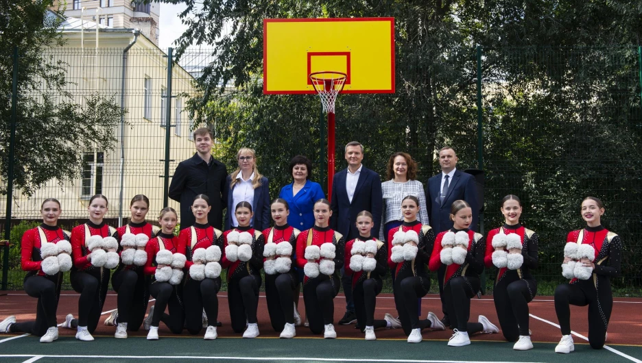 Открытие спортивной площадки на территории сменной общеобразовательной школы № 6.