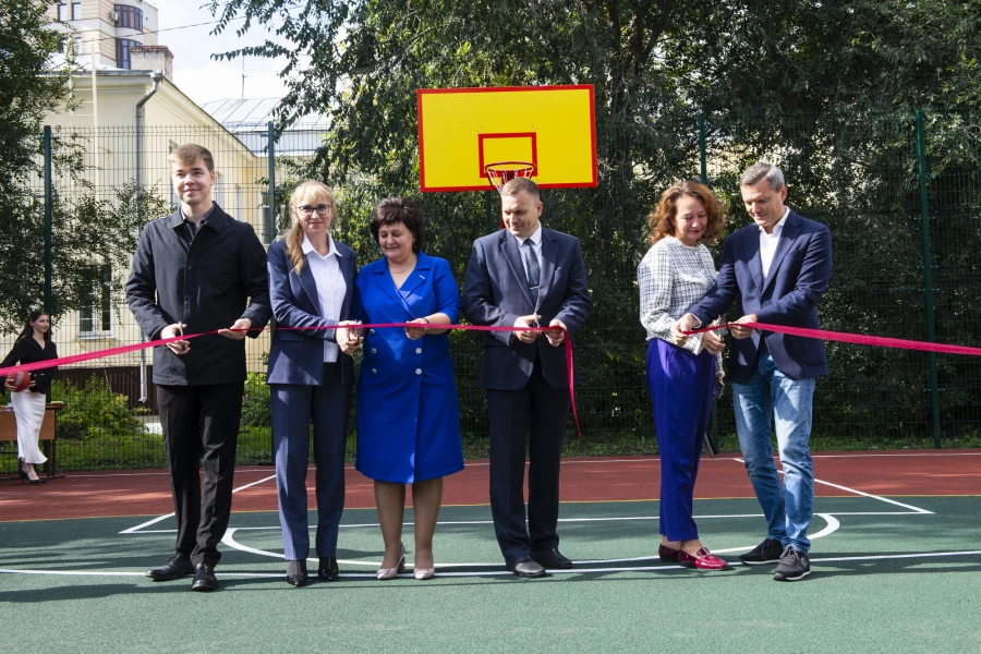 Открытие спортивной площадки на территории сменной общеобразовательной школы № 6.