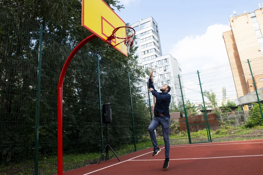 Открытие спортивной площадки на территории сменной общеобразовательной школы № 6.