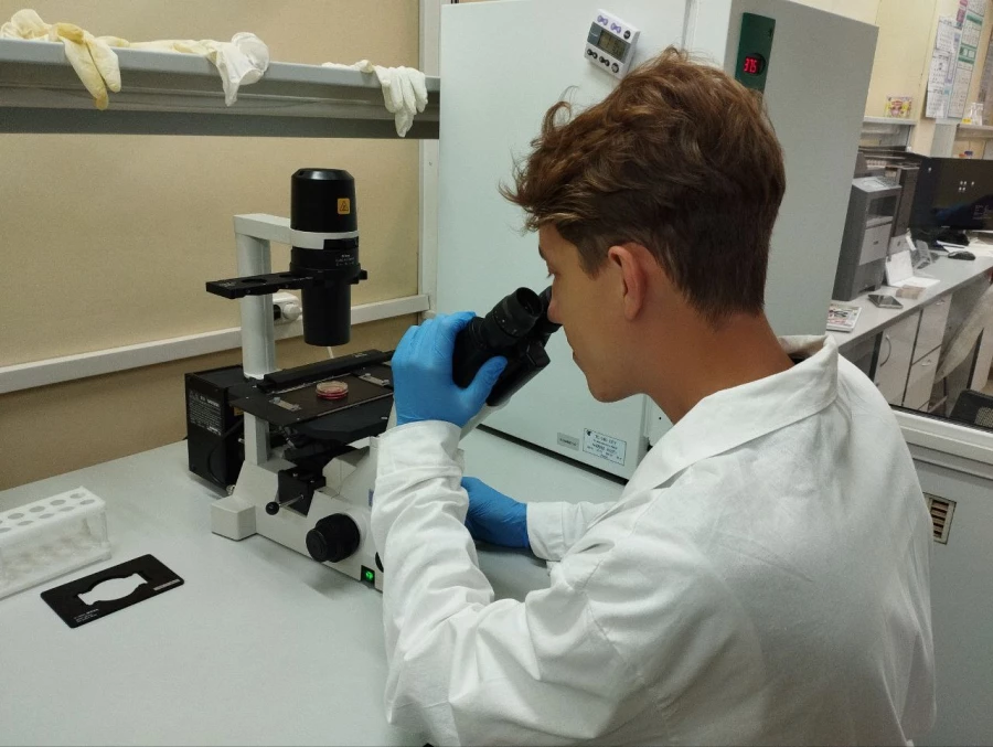 Михаил Макеев. Лаборант НИИ биологической медицины АлтГУ. Молодой ученый. Наука.