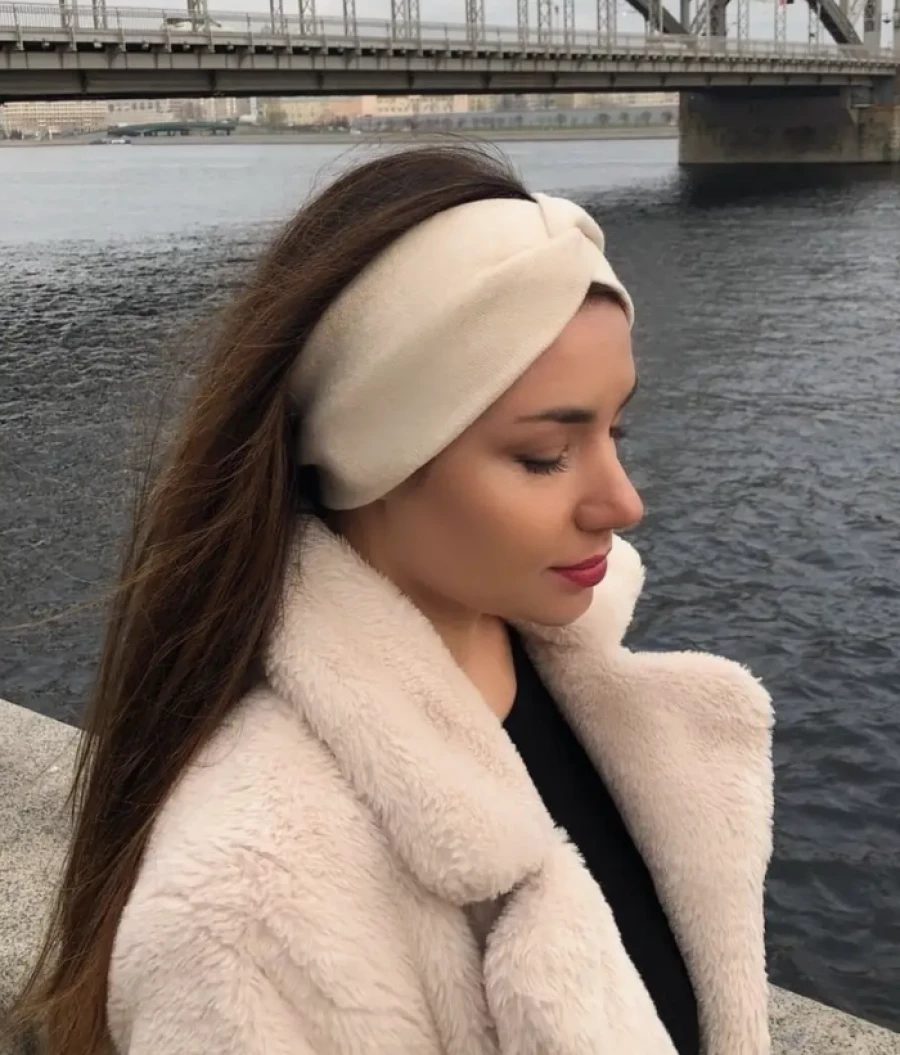 Повязка на голову.