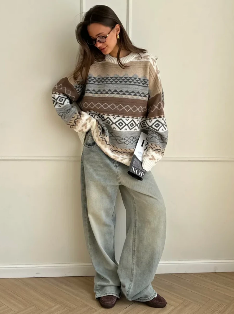 Свитер с принтом.