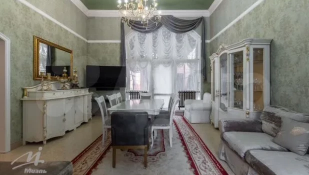 Коттедж продают в Барнауле за 59 млн рублей.