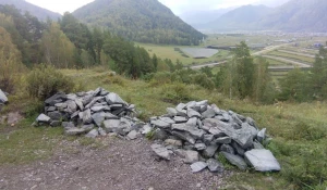 Испорченный памятник в Чемале