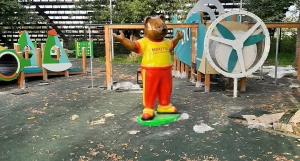 Новая площадка в Изумрудном парке.