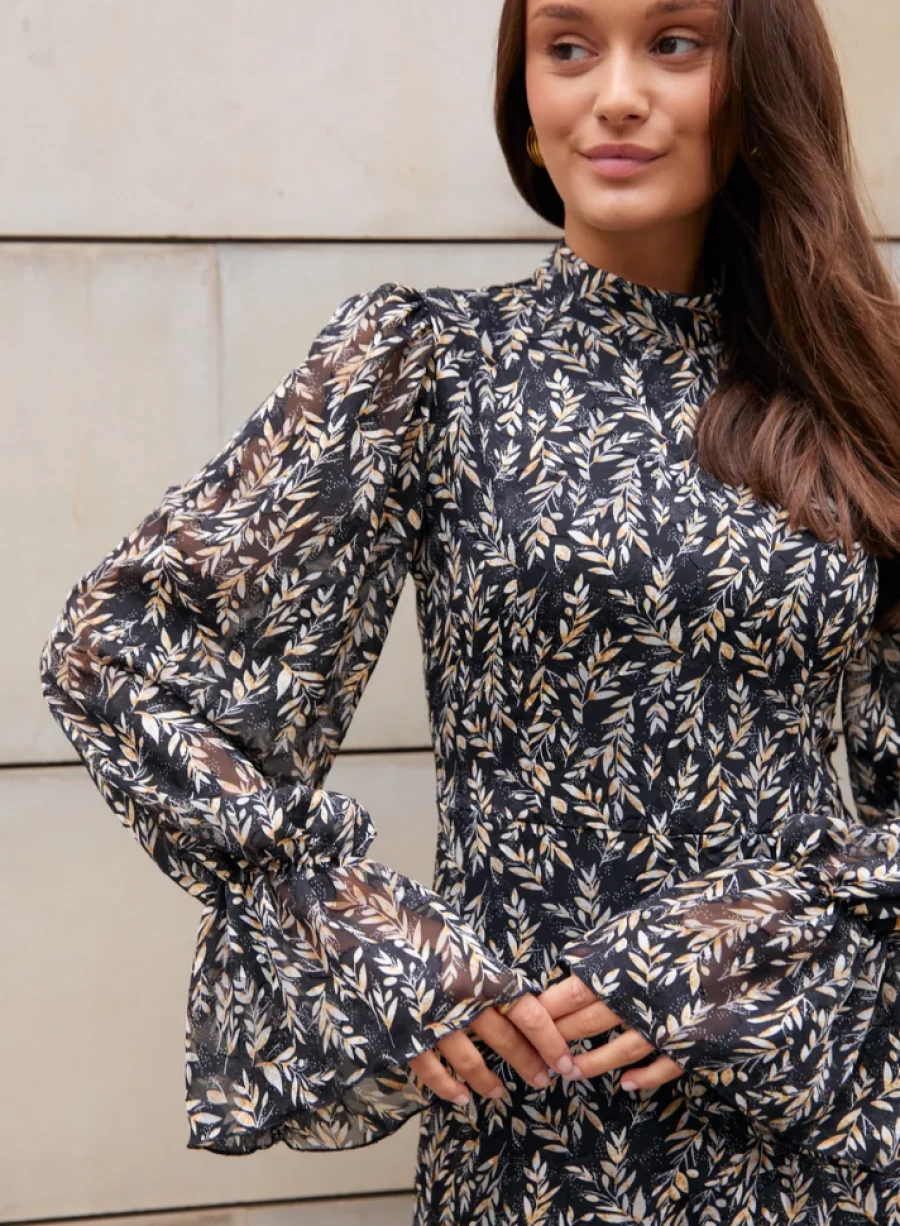 Вечерние платья.