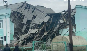 В Новосибирской области рухнула школа.