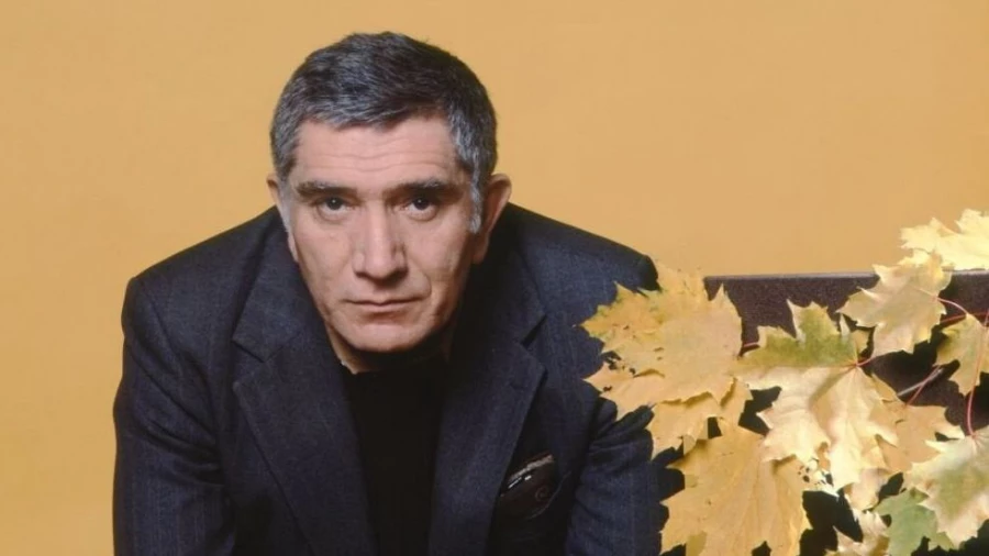 Армен Джигарханян.