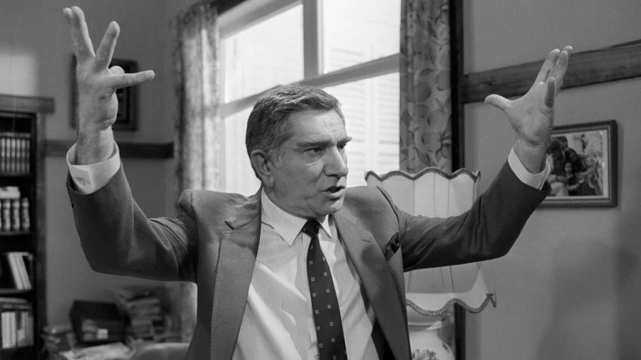 Армен Джигарханян.