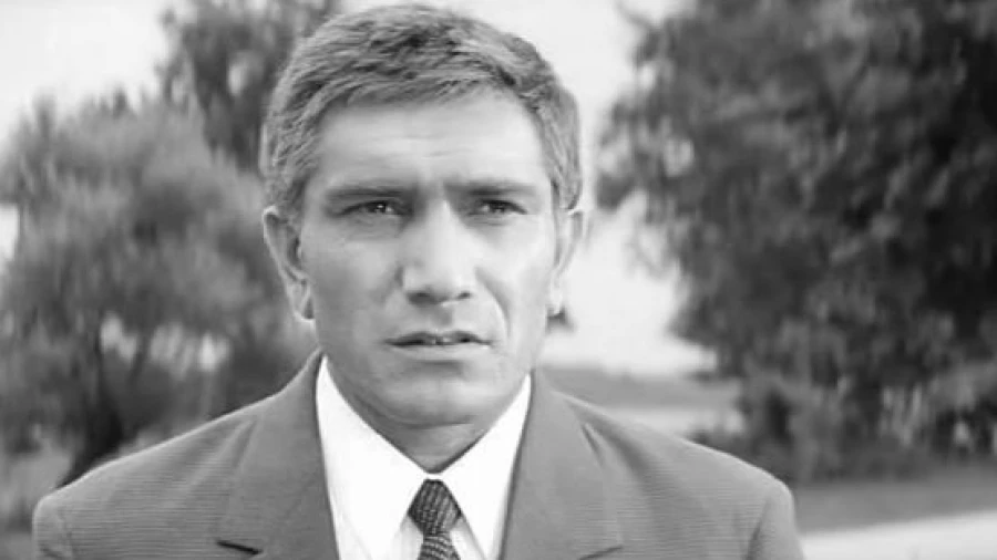 Армен Джигарханян.