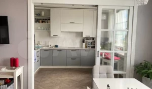 В Барнауле продают квартиру за 16,4 млн рублей.