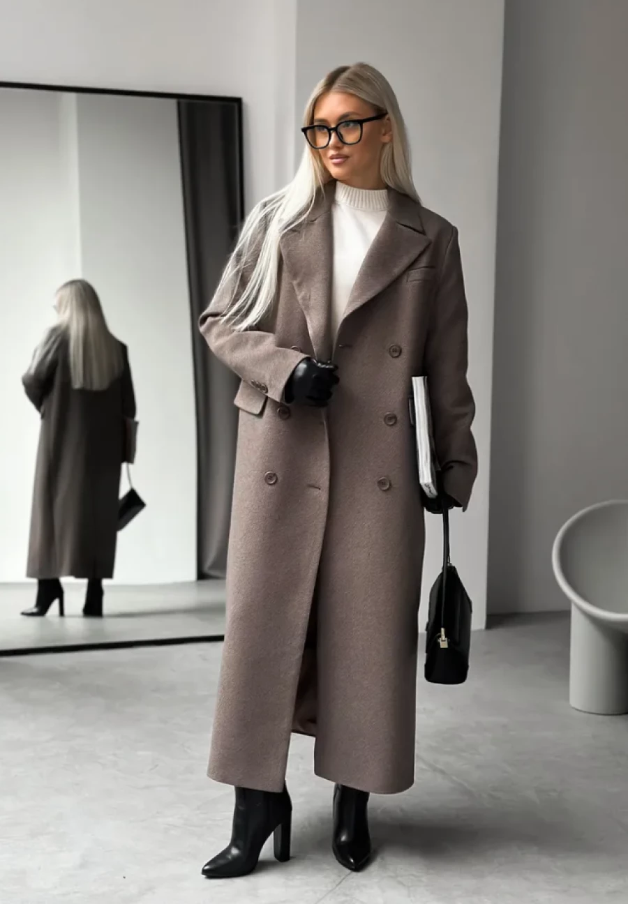 Пальто в пол.