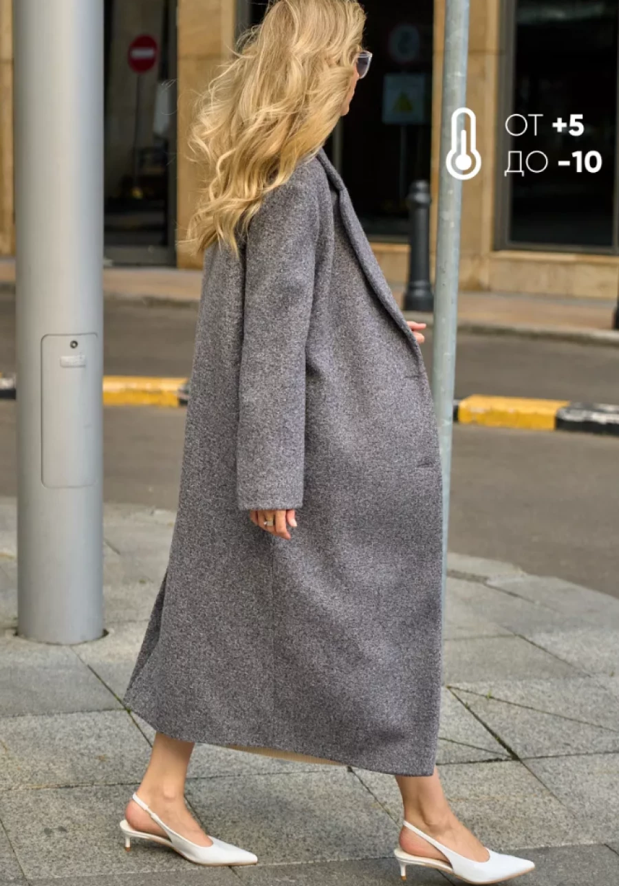 Пальто в пол.