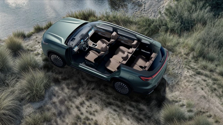 Tenet T8 — современный семиместный кроссовер.