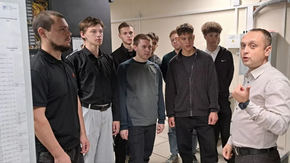 «Ростелеком» организовал экскурсию для студентов Алтайского архитектурно-строительного колледжа. 