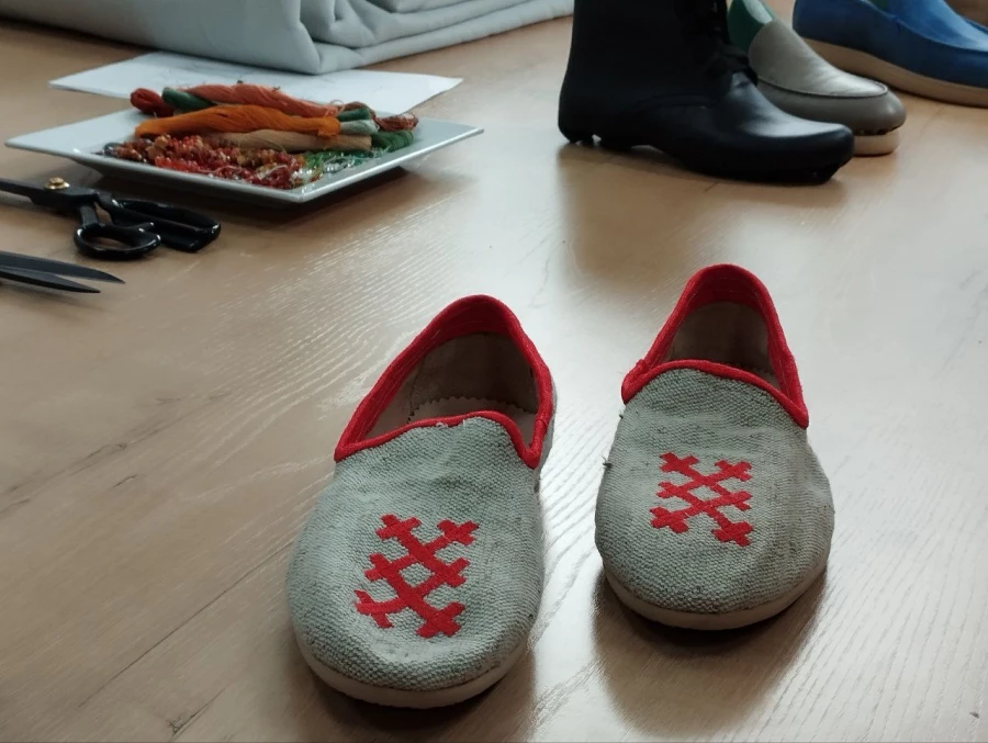 Совместная коллекция. Одежда. Модельер. Обувщик. Обувь