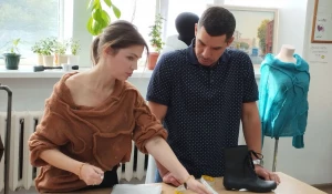 Совместная коллекция. Одежда. Модельер. Обувщик. Обувь