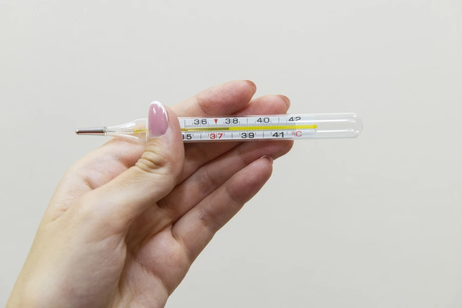 Градусник, температура. 