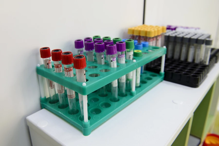 Больница, врачи, лечение, анализы. 