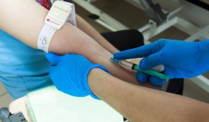 Анализы, шприц, укол. 