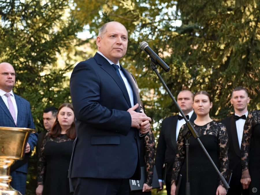 Роман Плотников.