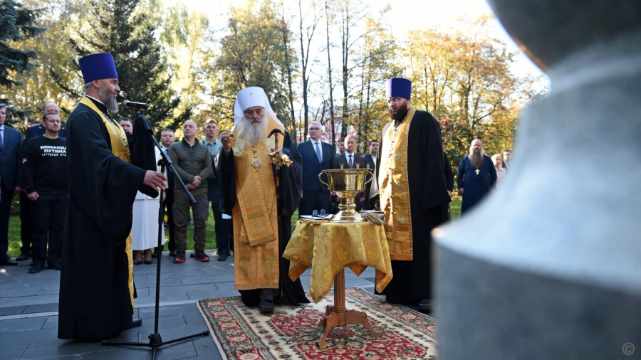 Часовню, посвященную Вечной славе защитников Отечества, открыли в центре Барнаула .