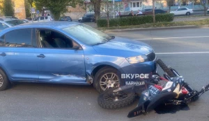 Мотоциклиста сбили на проспекте Ленина в Барнауле.