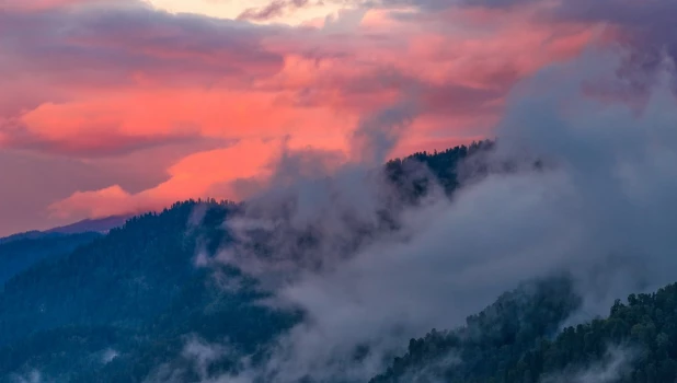 Закат над Телецким озером.