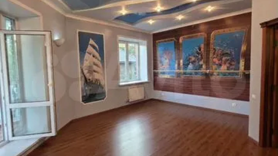 Продают коттедж в Барнауле.