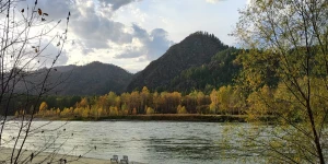 Катунь без осенней бирюзы.