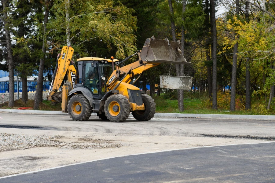 Работы в аэропорту Барнаула. Парковка. Стройка