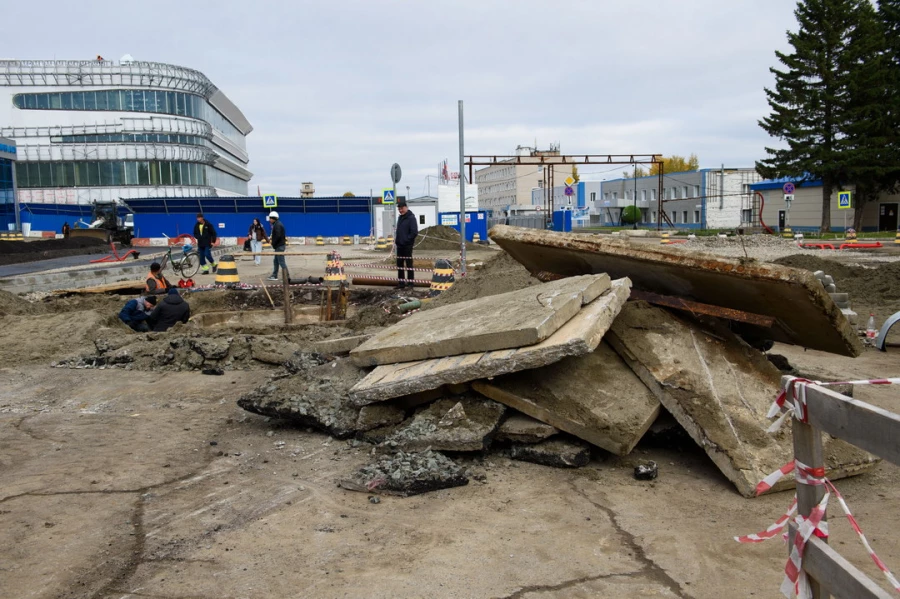 Работы в аэропорту Барнаула. Парковка. Стройка
