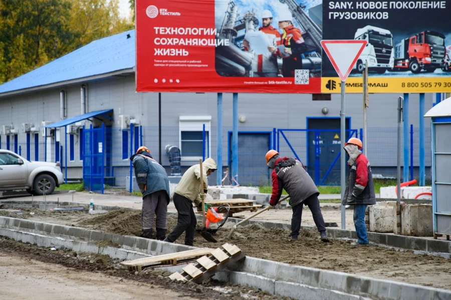 Работы в аэропорту Барнаула. Парковка. Стройка