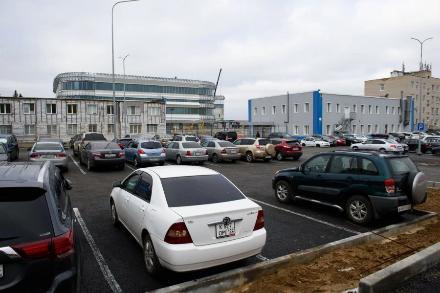 Работы в аэропорту Барнаула. Парковка. Стройка