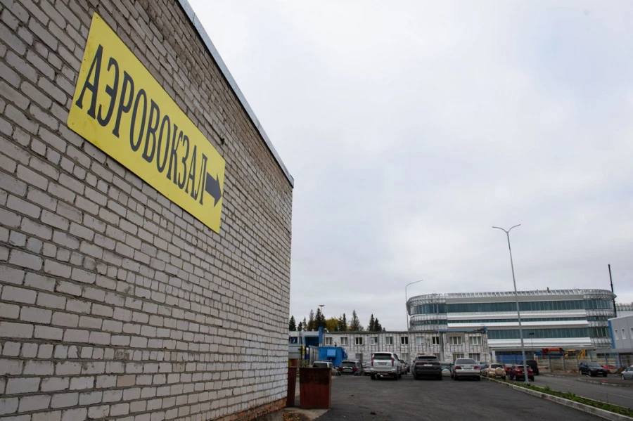 Работы в аэропорту Барнаула. Парковка. Стройка