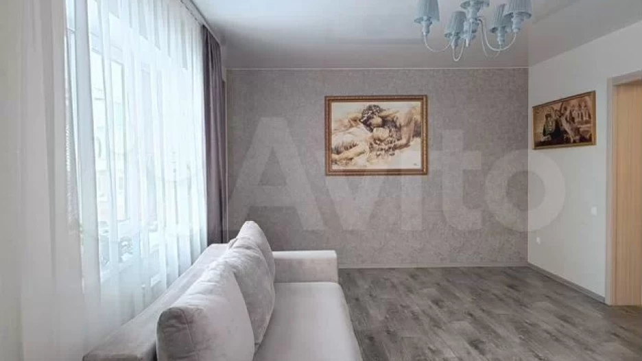 Коттедж продают в Барнауле за 28 млн рублей.