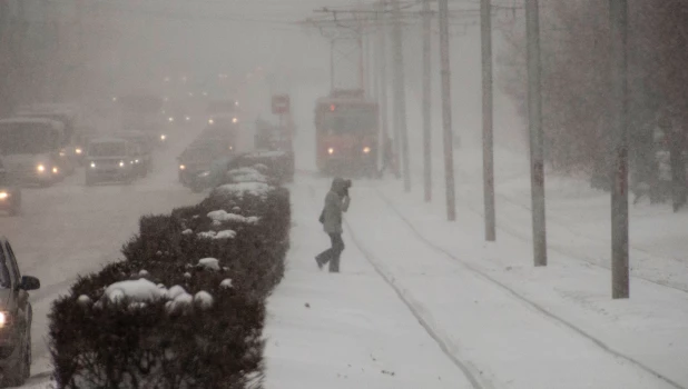Снегопад. Зима. Метель. Снег.