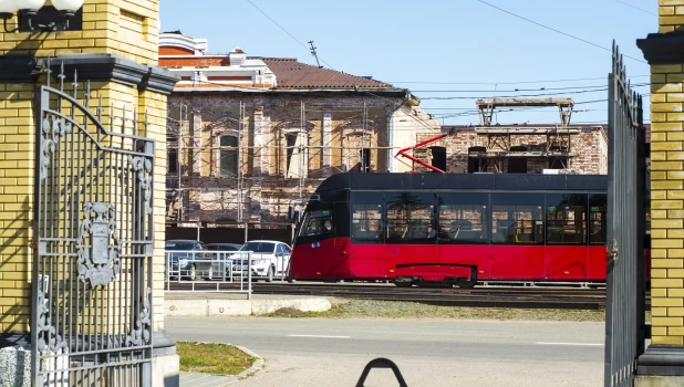 Трамвай. Общественный транспорт.