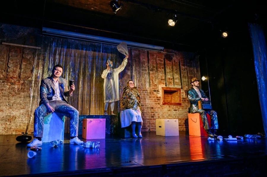 Спектакль &quot;Пакетик, который хотел быть нужным&quot; в Молодежном театре.