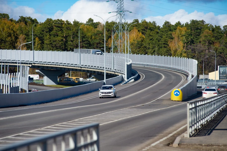 Развязка на Змеиногорском тракте в октябре 2025. 