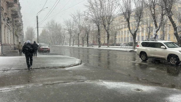 Снегопад в Барнауле 2025