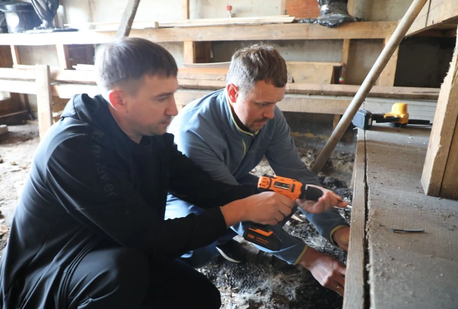 Волонтеры Алтай-Кокса оказали помощь приюту для животных в Заринске.