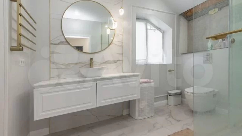 В Барнауле продают коттедж за 14,5 млн рублей.