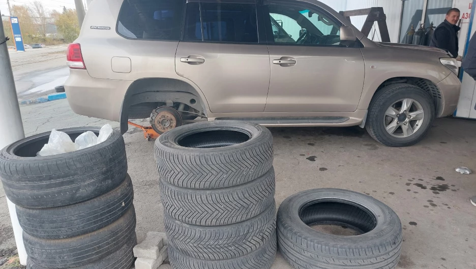 Очереди на шиномонтажки.