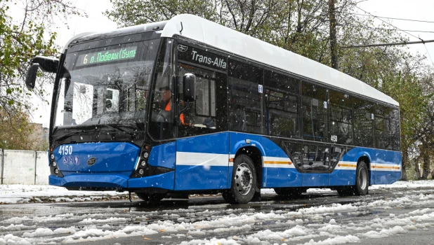 Троллейбус.