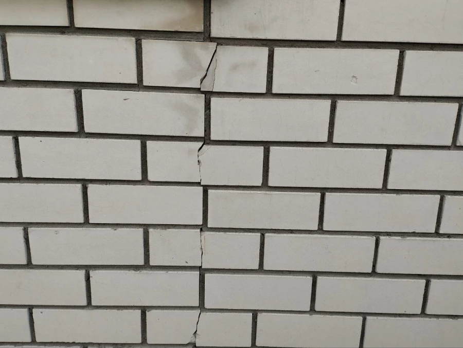 Трещина дома на Взлетной