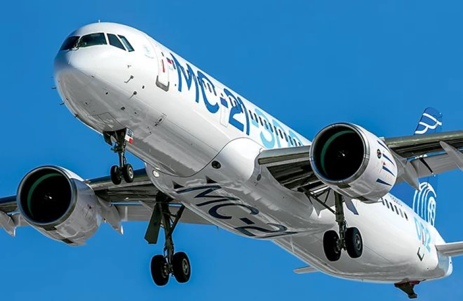 Самолет МС-21 с шинами производства АШК.